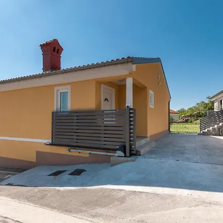 Nona Andrejka - Elegance&comfort *