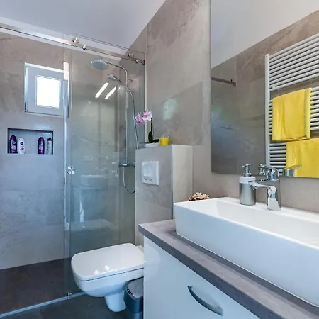 Apartamento Nona Andrejka - Elegance And Comfort Drivenik